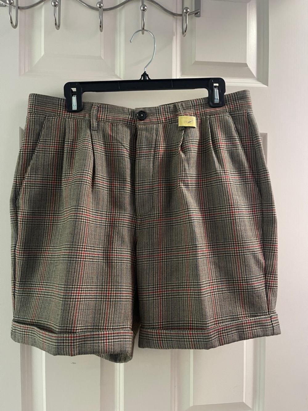 Men’s Plaid NOAH 100% oil  Tailored Shorts - Olive and Red Plaid size 34